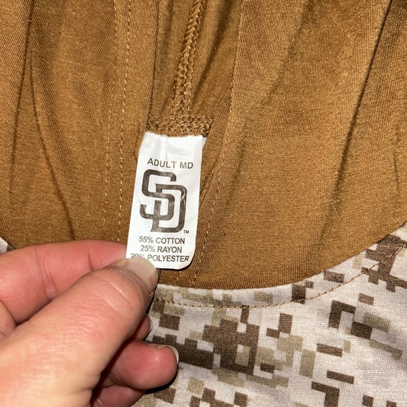 San Diego Padres Size M Medium  Military Thin Hoodie Giveaway 5/27/2025 - Picture 2 of 7